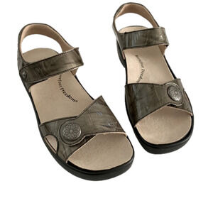 Barefoot Freedom Sandals, Size 9.5W, Khaki Green